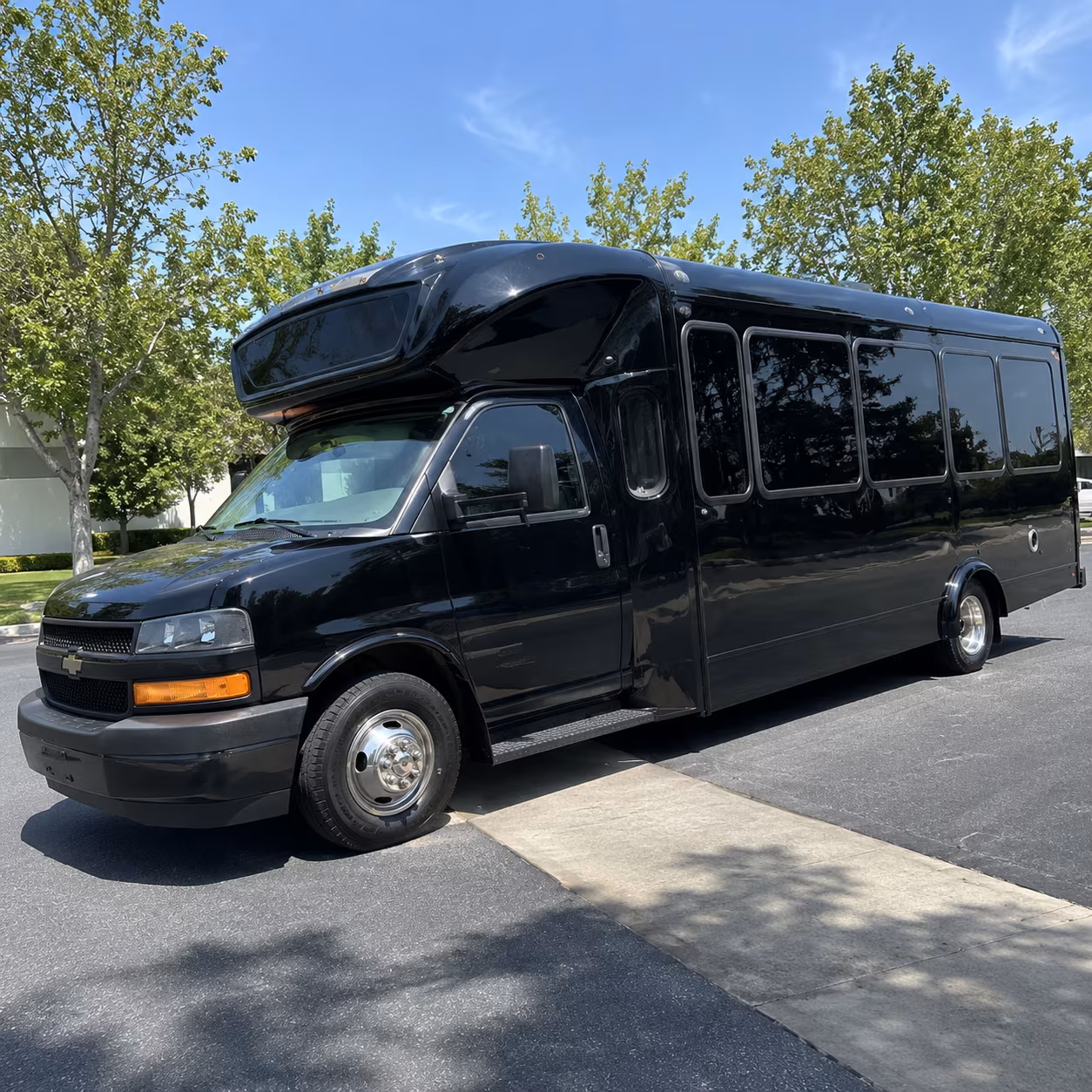 pittsburg 15 passenger party bus