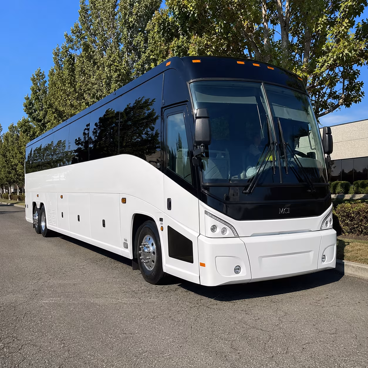 pittsburg 50 passenger charter bus