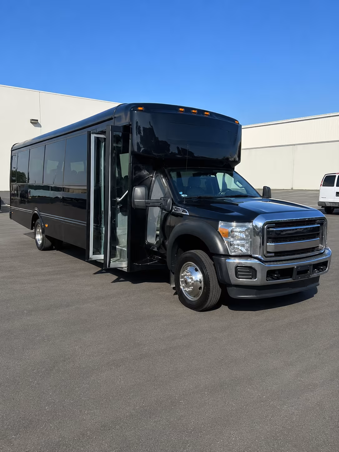 pittsburg new years eve party bus rental